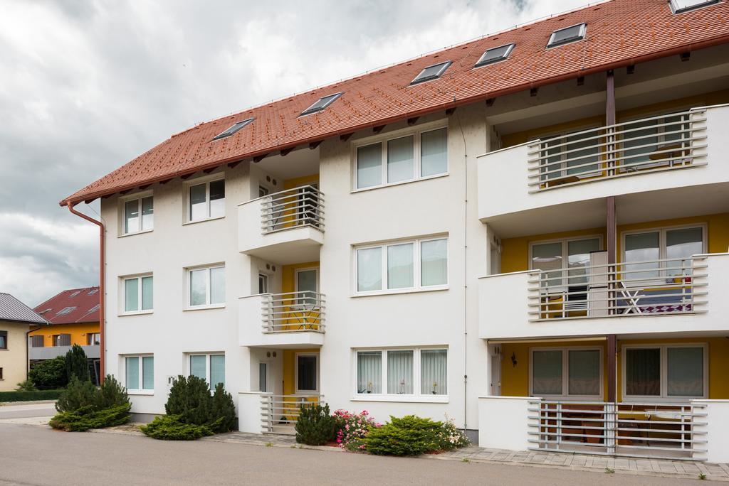 Apartments מורבסקה טופליצה מראה חיצוני תמונה