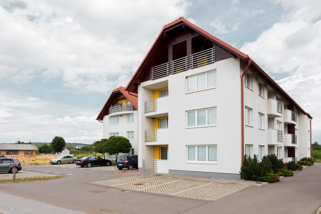 Apartments מורבסקה טופליצה מראה חיצוני תמונה