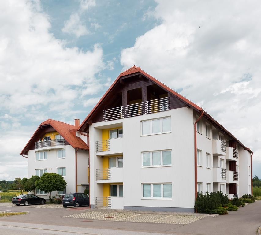 Apartments מורבסקה טופליצה מראה חיצוני תמונה